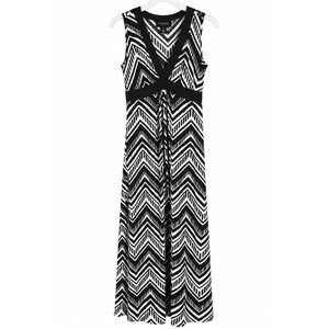 En Focus Studio Maxi Dress Size 6 Black White Chevron Geometric Sleeveless VNeck